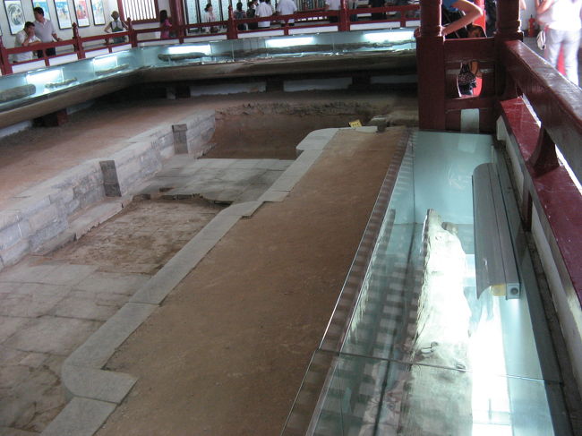 唐代の浴槽も発掘され、復元されていました。