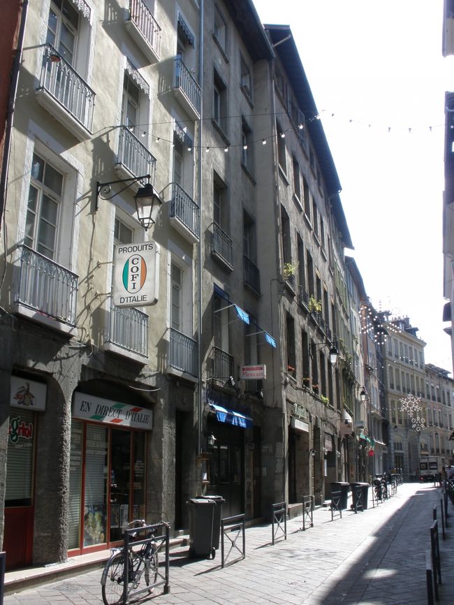 ノートルダム大聖堂へと続く通り