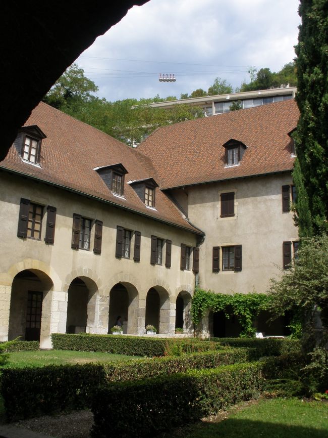 ふと上を見ると、ゴンドラが動いています！！