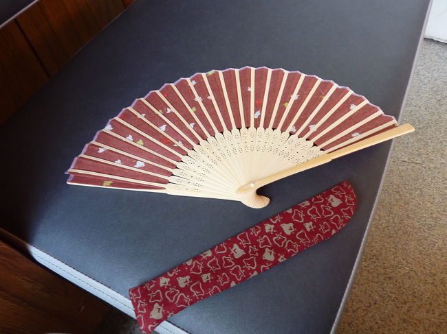 日本に比べれば、本当に涼しいフィンランド。<br />でも、ちょっと暑い時には100円ショップで買ってきた扇子が役に立ちました。