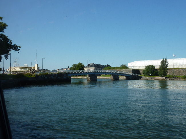 スオメンリンナが見えてきました。