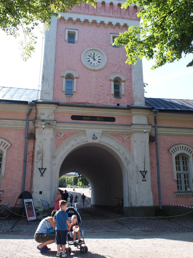 スオメンリンナ観光は、<br />まだまだこれから。