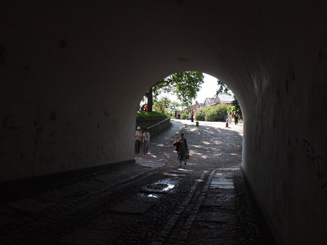 それでは、さらにその奥へ参りましょう。