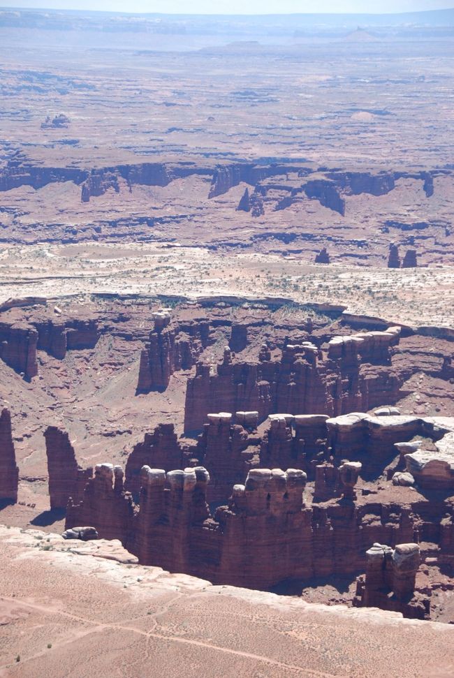 一つ一つの、ニョキッとした岩は、とてつもなく大きいのです。