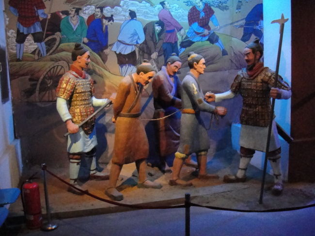 皇陵建設時の模様もリアルに再現されいます。