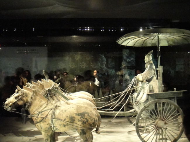 最も完成度が高く、豪華な感じの像です。