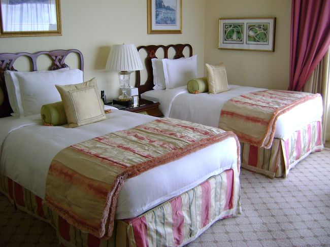 　やっぱり来て良かった。結構迷ったけど<br /><br />　やはり、アニバーサリーはここじゃないと。<br /><br /><br />クラブラウンジについて<br /><br />　　お料理の質、量も最盛期に近く戻ったようです。<br /><br />　　スイーツも昨年よりも種類も増えとても<br /><br />　　美味しかった。以前のリッツのように。<br /><br />　　サービスも程よく顔も名前も憶えていてくれ<br /><br />　　ました。リッツのホスピタリティは戻って<br /><br />　　来ました。今度はクリスマスに。　