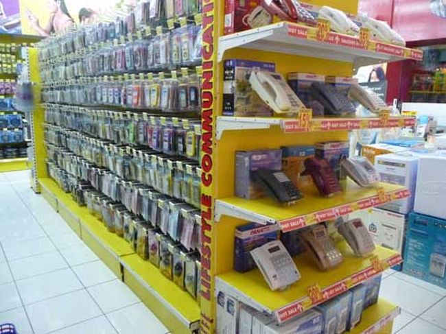 モールの中の電機やさん。