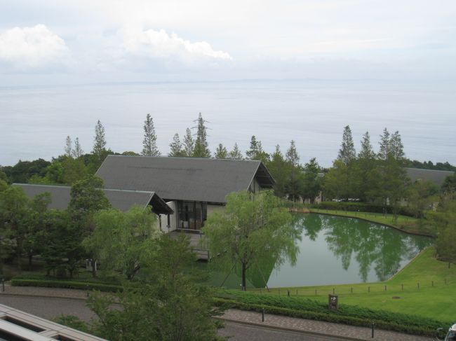 夏の期間には、バーベキューのメニューが<br />上から見ると、美味しそうに準備をしているのが見える