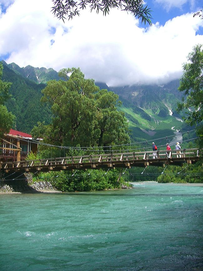 河童橋までやってきました！<br /><br />天候はこれまでからすれば上々です。