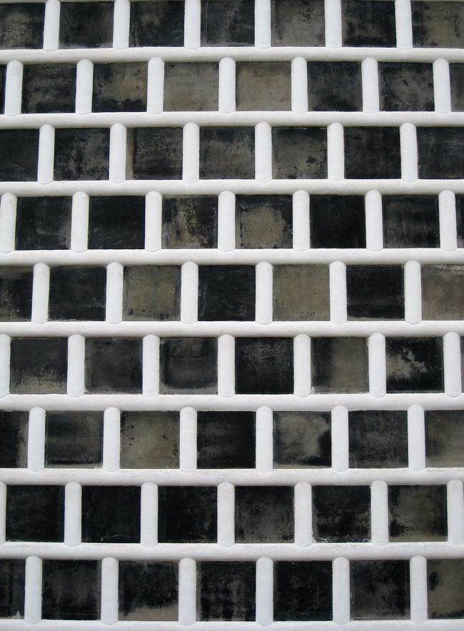 　4travelで白壁のみを切り出した幾科学的模様に感動して真似をしてみました（*＾-＾*） 