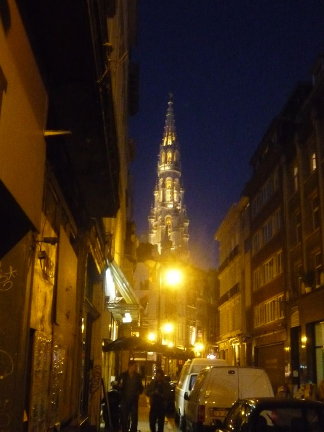 夜のグランプラス周辺