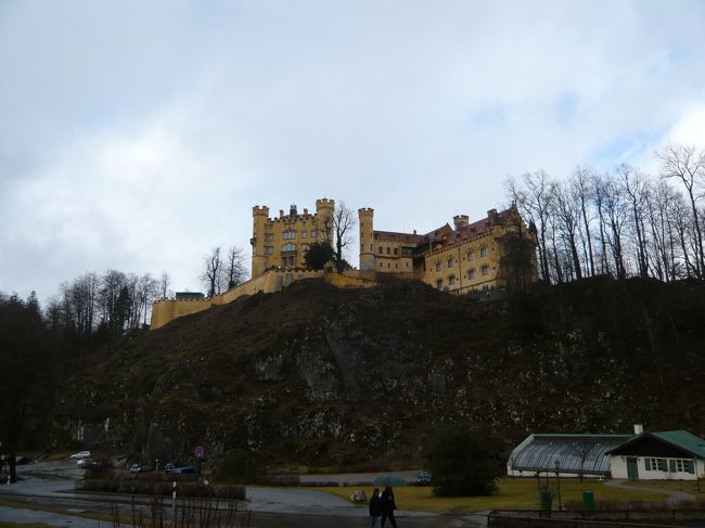 ここはホテルリースルの目の前にある、「ホーエンシュヴァンガウ城」<br />
