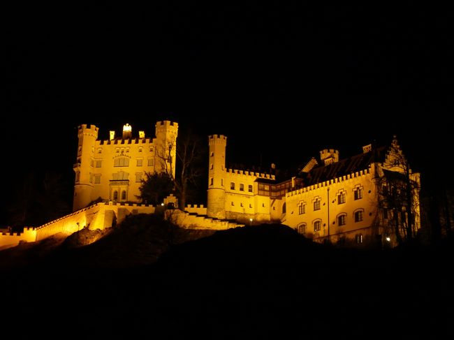 外に出て夜景撮影をしました。<br /><br />ホーエンシュヴァンガウ城。<br />