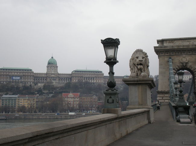 なかなかくさり橋を渡らず。<br />しばらく、風景を楽しむ〜