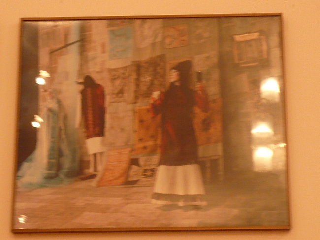 不思議で、濃ゆい色彩<br />一度見たら忘れられない