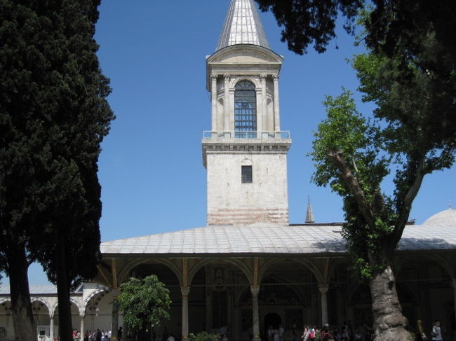 そして、本日最初のメインイベント、<br />トプカピ宮殿へ。