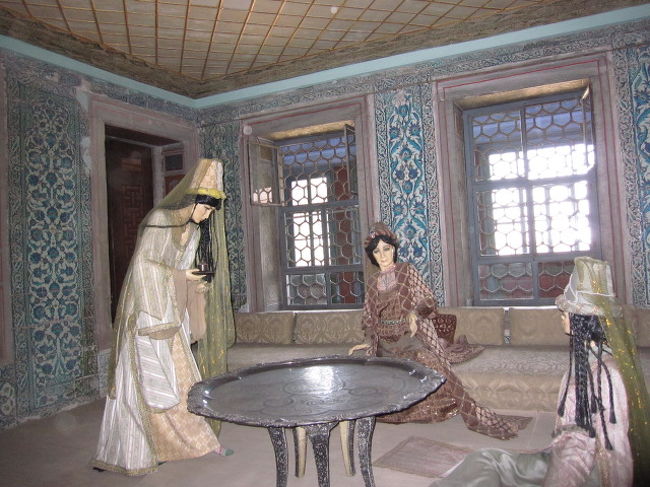 スルタンの愛した最高の女性20人がここで生活していたそうです。20人って・・どんだけ愛せるんだよ！<br />その中には、母親も入っていたみたいです。