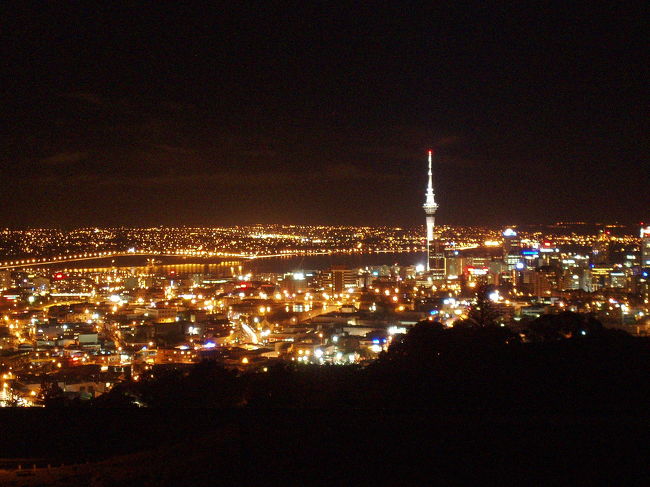 2005年6月5日<br /><br />マウントイーデンから<br /><br />地元の友達に連れて行ってもらいました<br /><br />車で15〜20分