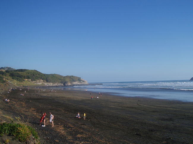 2005年9月3日<br /><br />ピハビーチ<br /><br />オークランドから車で30分くらい北へ。