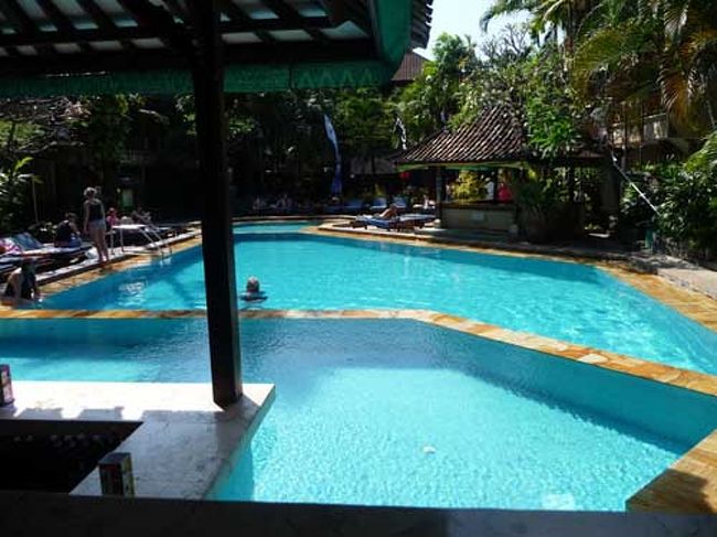 朝のレストランにて。<br />このホテルは部屋とオージー祭り以外には特に不満はなし。<br /><br />ってそれ大問題だし