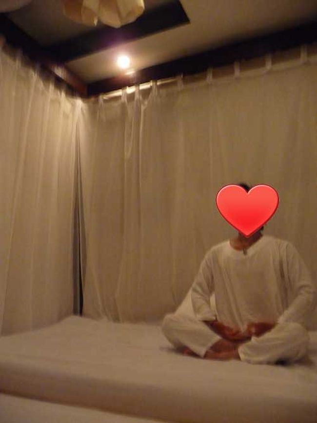 ここはオイルを使用しない、着衣タイプの本格的なマッサージ屋さん。<br /><br />専用の洋服に着替えてカップル用個室でお願いしました。<br /><br />写真は尊師をイメージした…まぁどうでもいい。<br /><br />マッサージは本当に気持ちよかったー。<br />女性には女性の、男性には男性のスタッフさんが付くスタイル。<br />お値段も９０分１人２２.５ドルと激安。<br />毎日でも通いたいよ本当。旅の疲れが解消されたよッ