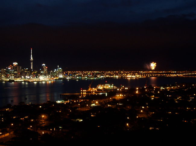 ガイフォークスと呼ばれる1年に1回の花火をしていい期間の日でした。<br /><br />それ以外の期間は花火禁止。