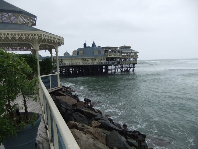 最後から２番目の食事をしたレストラン。<br />「海のバラ」とかいう名前だったような…