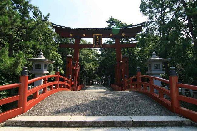 同じく気比神宮。<br />鳥居の大きさが印象的でした。<br />駅から約1.3キロ。