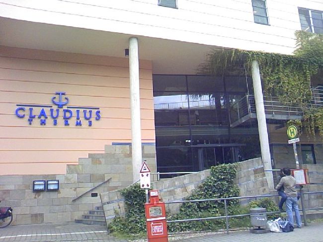 テルメのバス停　ここから、ＤＢ駅　Ｒｕｃｋｓｅｉｔｅへ