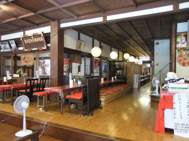 これがその、旅館の内部…<br /><br />参詣人でにぎわっていたであろう往時を想像するに余りある店構え…<br /><br />大満足…！