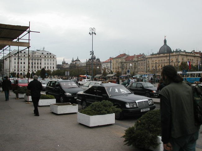 ザグレブ駅前<br />