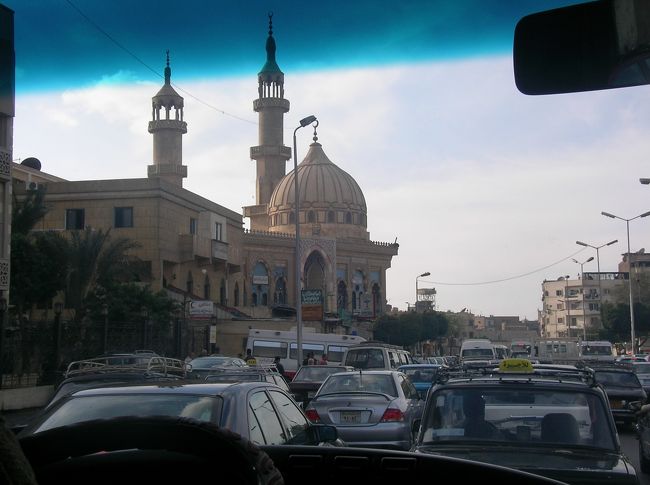 またもやモスクです。<br /><br />それにしても渋滞すごすぎます！