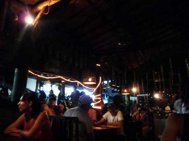 時間は夜へ飛ぶ(笑)<br /><br />夕飯はまたまた近くのワルン96へ。