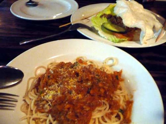 ボンゴレ、ナシゴレン、ピザ、ピサンゴレンなどなど