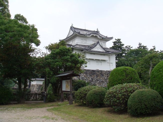 違いました(笑)<br /><br />名古屋城はもっと奥ですね。