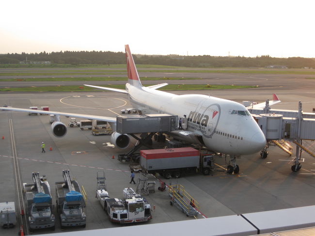 　たぶん、あの飛行機に乗るのかなあ。<br />　嫁は日系の飛行機を主張していましたが、予算の都合上却下。<br />　ノースウエスト機で行ってきま〜す！