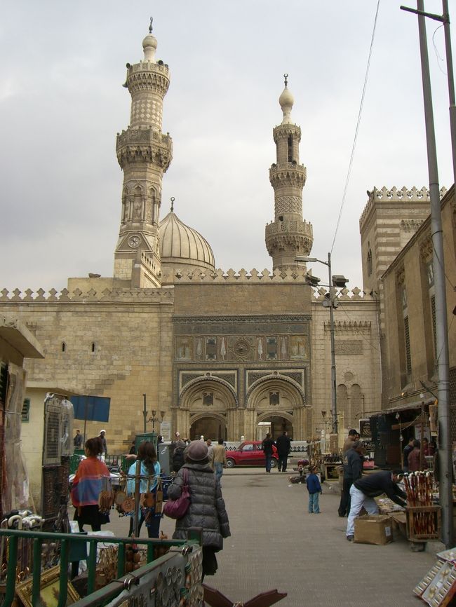 ちなみに一番左のあたしが包まってるのが、ルクソールで買ったストールです