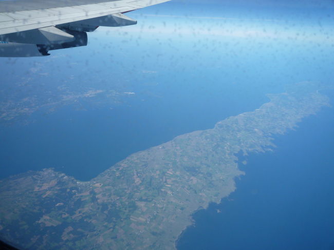 機内より<br /><br />スカンジナヴィア半島と巨大な島<br />スウェーデンあたりだと思われる