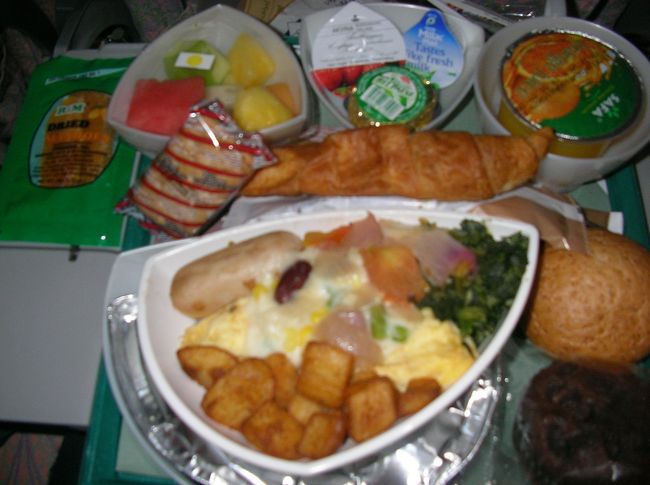 ④最後に、ドバイ→関空便のウインナー&amp;ポテト&amp;玉子