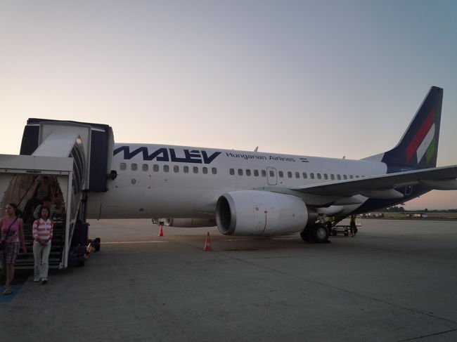 ハンガリアン航空でブダペストへ<br /><br />たった1：40で到着。<br /><br />EUの国内扱いシステムにはびっくりします。<br /><br />