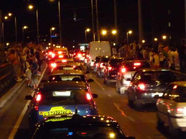 うわーーーーーいきなりの大渋滞。<br /><br />そしてすごい人<br /><br />何事？？