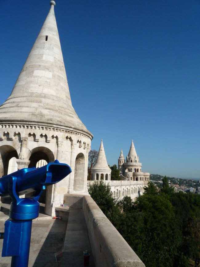 漁夫の砦<br /><br />1896年に建国1000年を記念したモニュメントとして建設され1902年に完成。<br /><br />かつてここには魚市場があったことから、この名前が付けられたとか