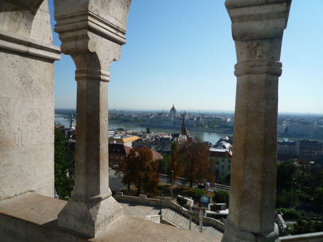 漁夫の砦からのペスト地区<br /><br />国会議事堂が見えますよ〜