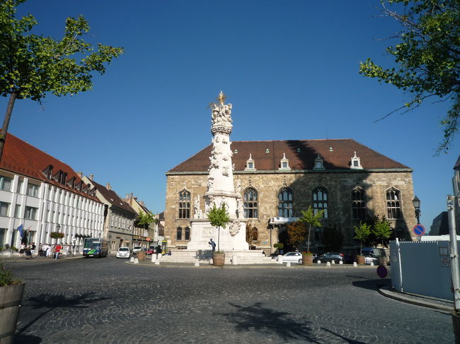 三位一体広場<br /><br />ペスト流行の終焉を記念して、いろんな地域にありました。