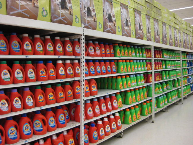 Ｋマートショッピング。<br /><br />パパと子供たちは２時間ほどでギブアップ。<br />おもちゃやお土産を買い、<br />ホテルのミニプールへ入るといって先にバスで<br />帰って行きました。<br /><br />私は居残り、さぁ〜！まだまだ行くぜ！<br />愛しの洗剤たちよ〜〜〜。