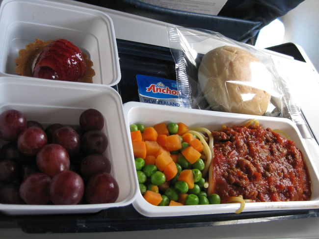 チャイルドミール。<br />おいしいスパゲティでした！<br />帰りの便の機内食はスムーズでした。<br />(^.^)<br />