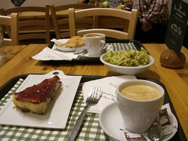 一緒に観光した方と意気投合して、考え方や価値観の話など深イイ話をしました。これも旅の醍醐味☆<br />カフェでおしゃれに休憩♪