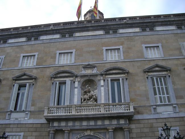 市庁舎か州庁舎。