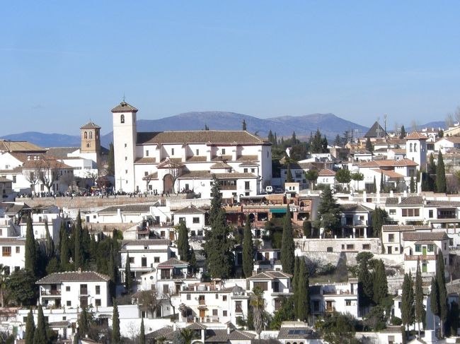 広いし、きれいだし、豪華！アルハンブラ宮殿から見える旧市街の町並み。やばいです。王族になった気分で☆
